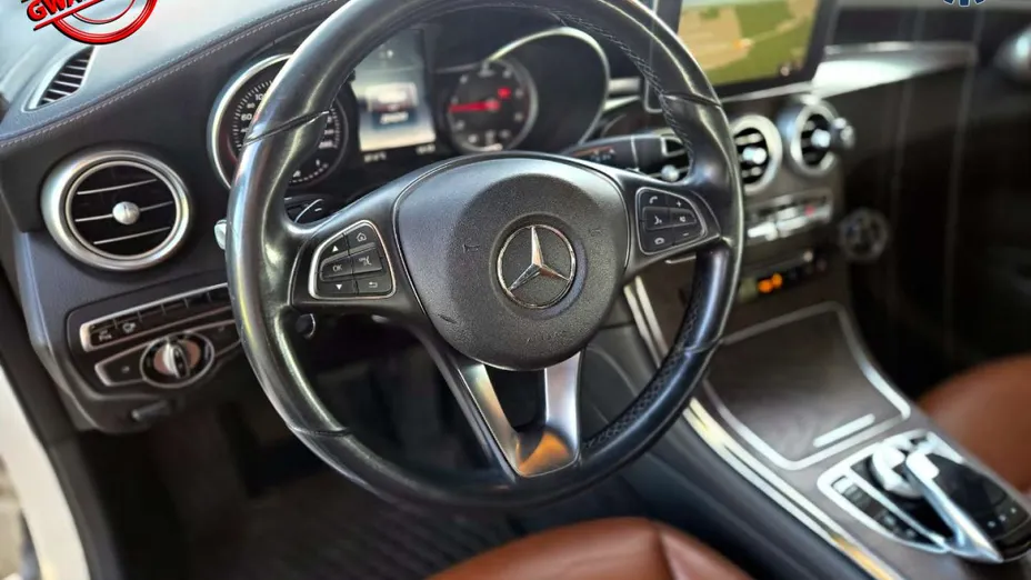MERCEDES-BENZ GLC -