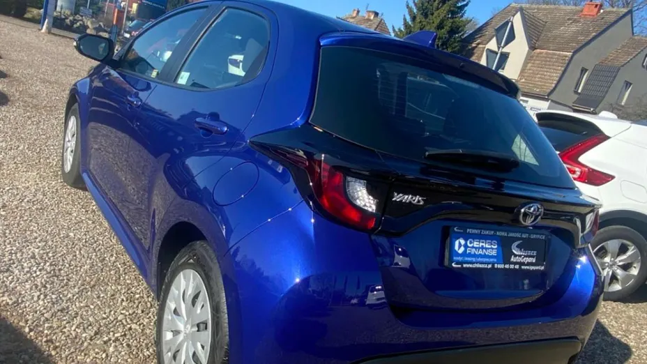 TOYOTA Yaris -