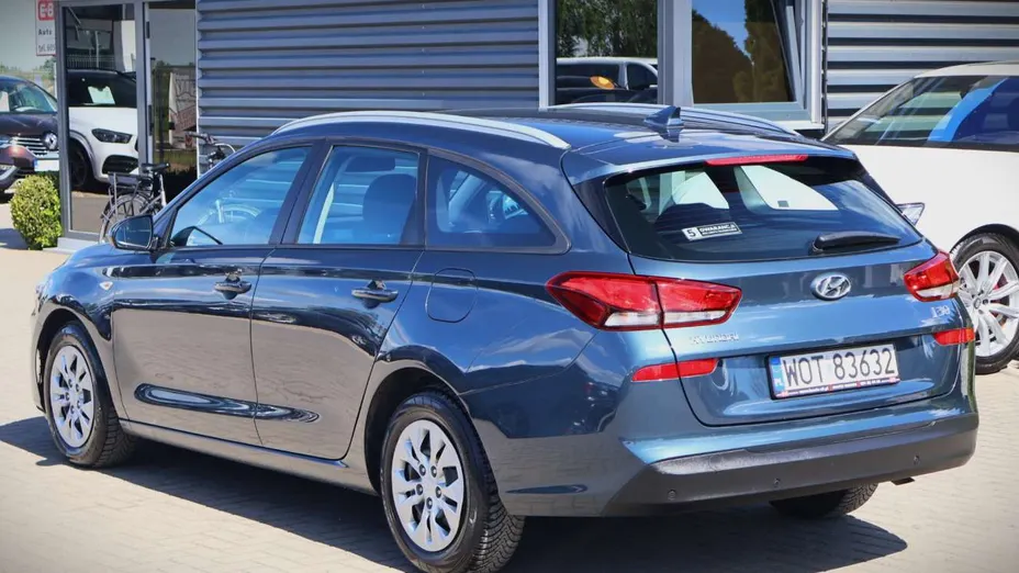 HYUNDAI i30 -