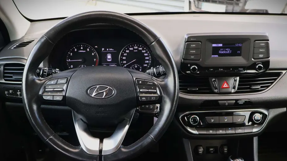 HYUNDAI i30 -