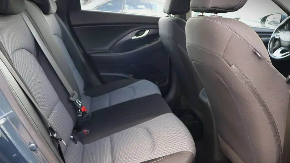 HYUNDAI i30 -