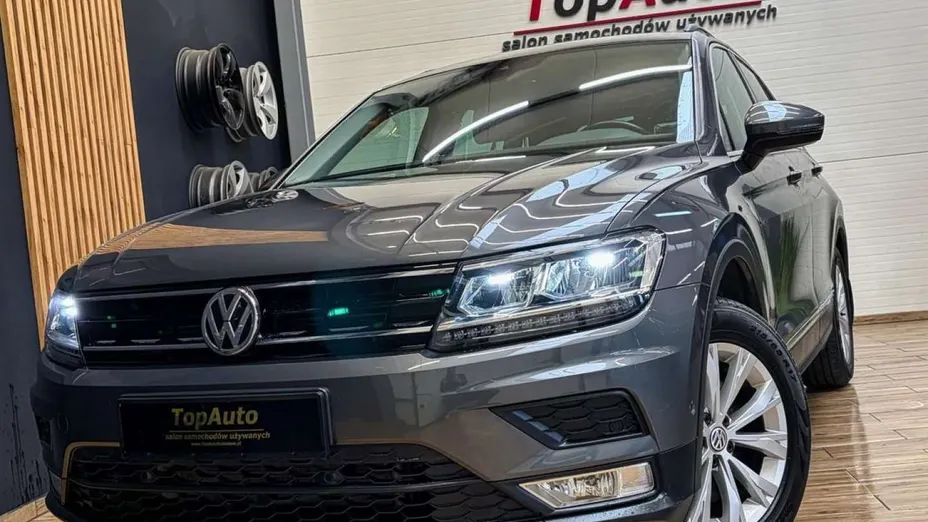 VOLKSWAGEN Tiguan -