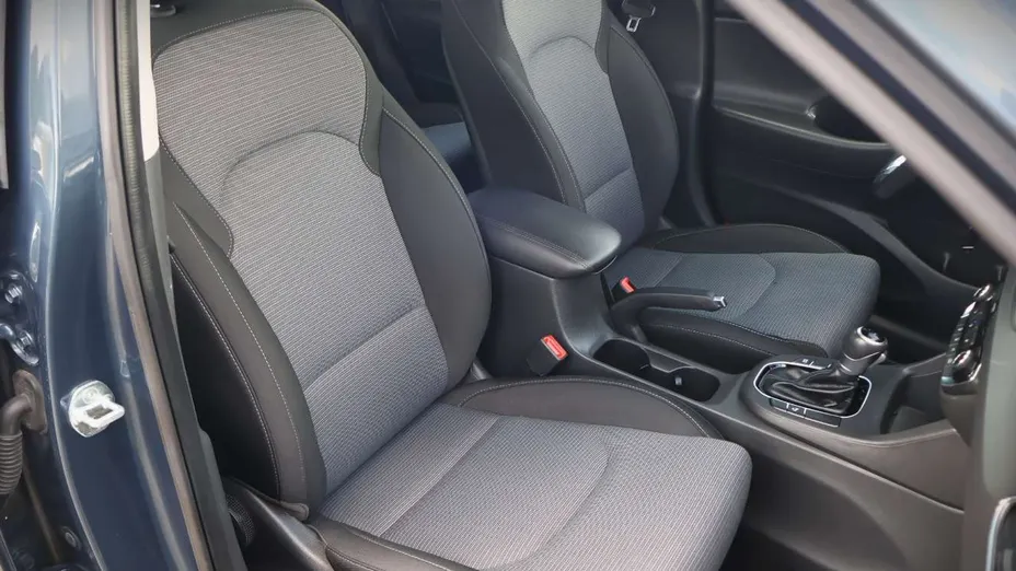 HYUNDAI i30 -
