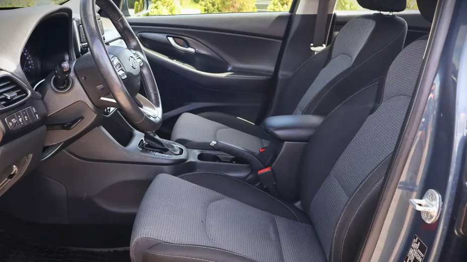 HYUNDAI i30 -