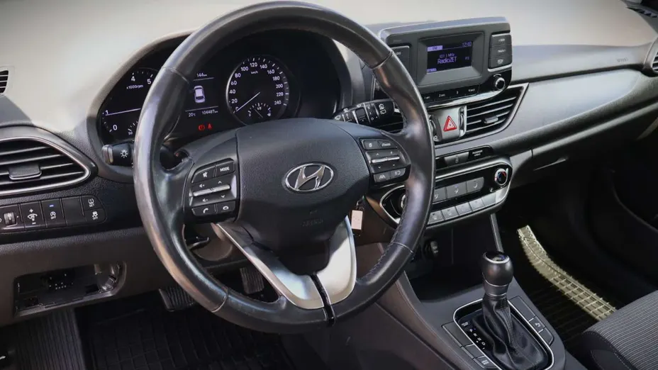 HYUNDAI i30 -