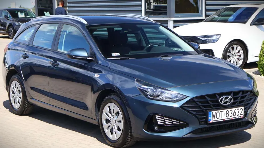 HYUNDAI i30 -