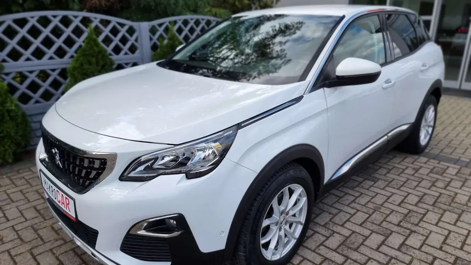 PEUGEOT 3008 -