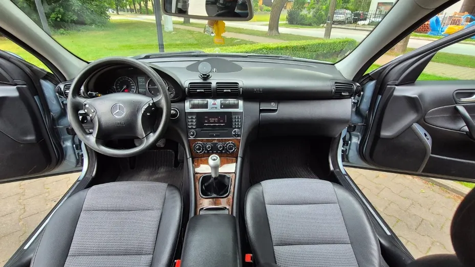 MERCEDES-BENZ C Klasa -