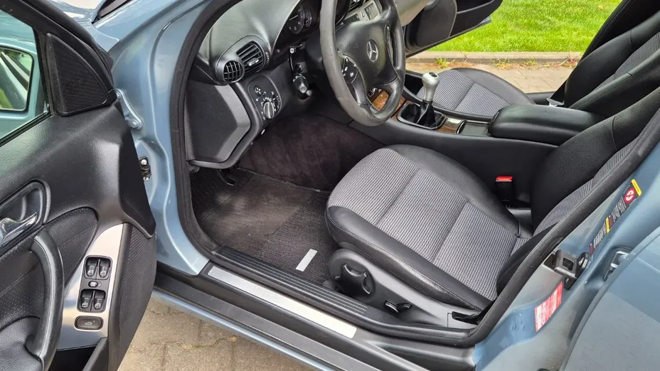 MERCEDES-BENZ C Klasa -