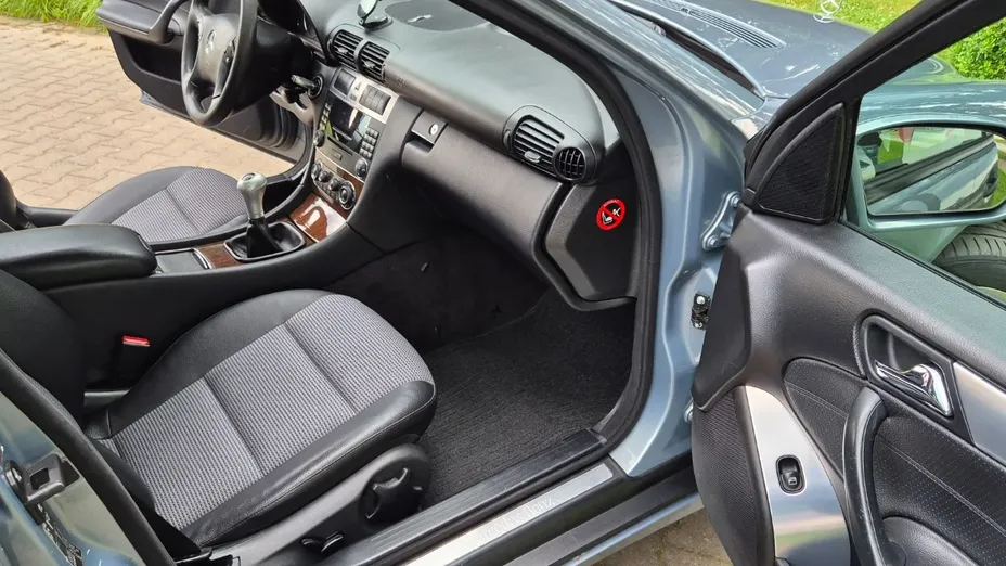 MERCEDES-BENZ C Klasa -