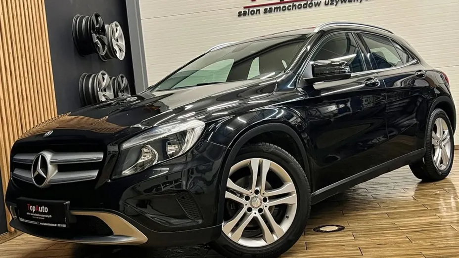 MERCEDES-BENZ GLA -