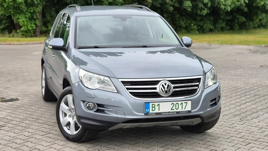 VOLKSWAGEN Tiguan -