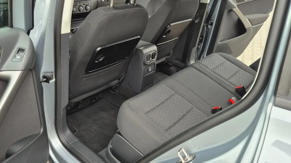 VOLKSWAGEN Tiguan -