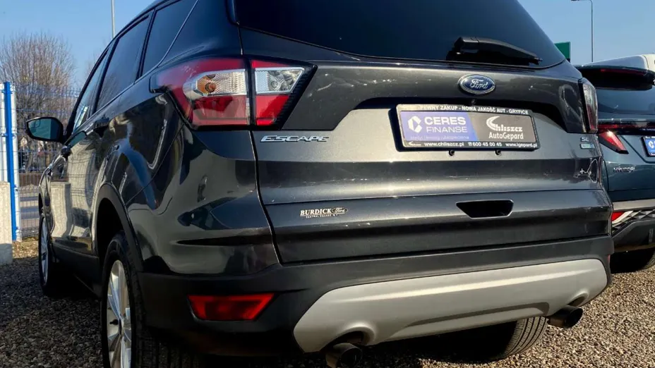 FORD Escape -