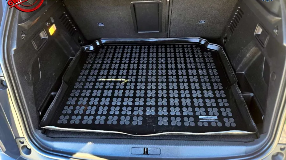 PEUGEOT 3008 -