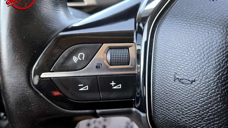 PEUGEOT 3008 -