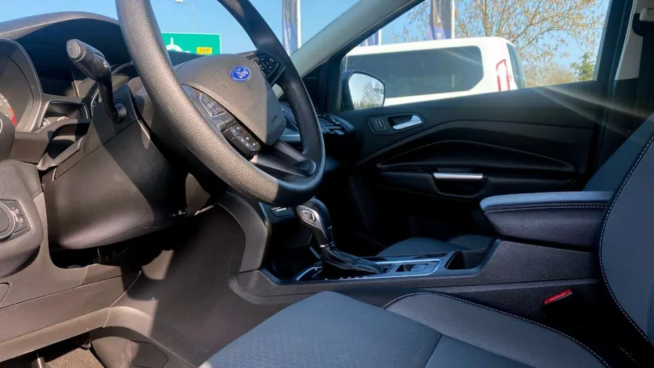 FORD Escape -