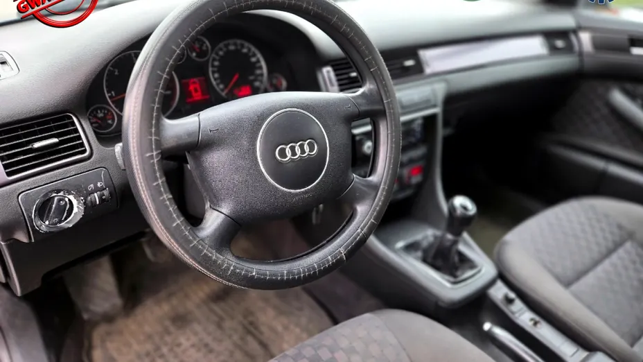 AUDI A6 -
