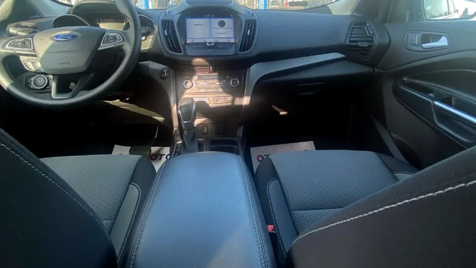 FORD Escape -