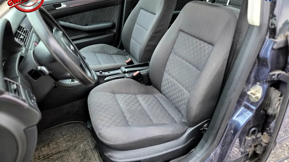 AUDI A6 -