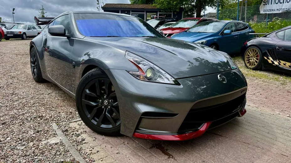 NISSAN 370 Z -