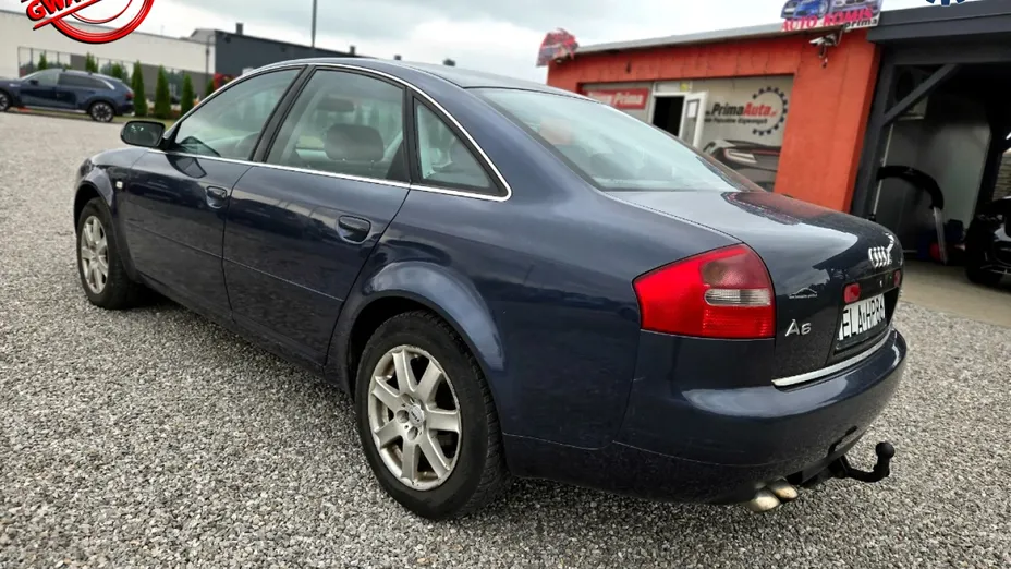 AUDI A6 -