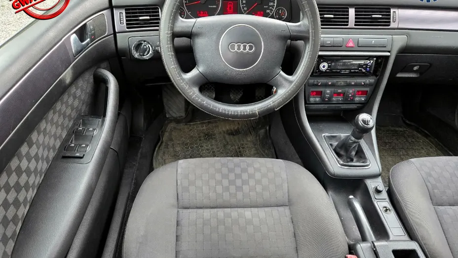 AUDI A6 -