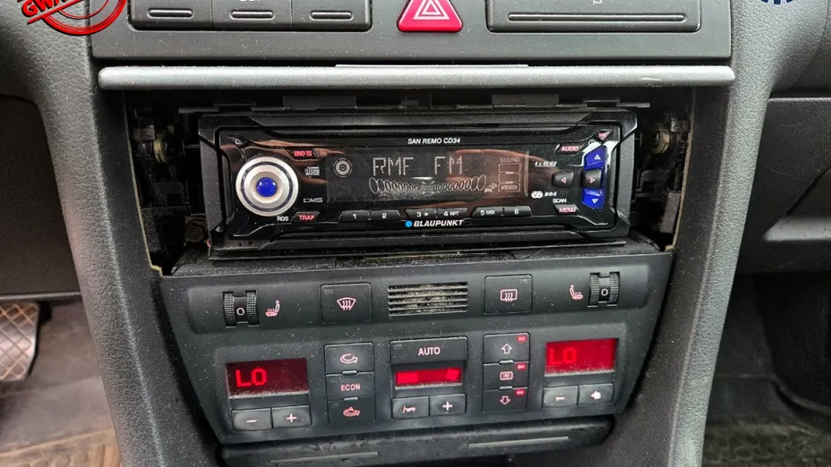 AUDI A6 -