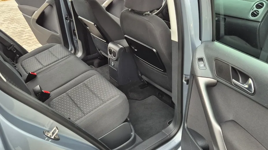VOLKSWAGEN Tiguan -