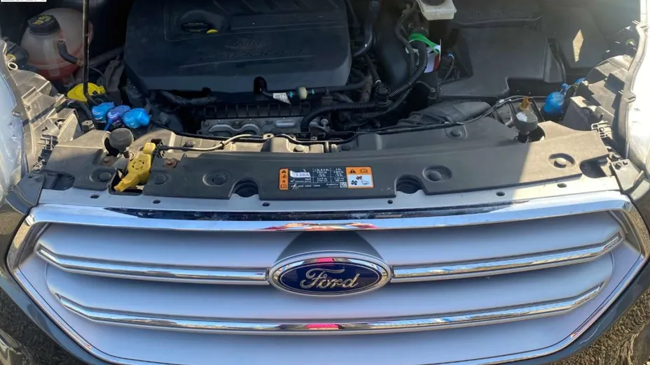 FORD Escape -