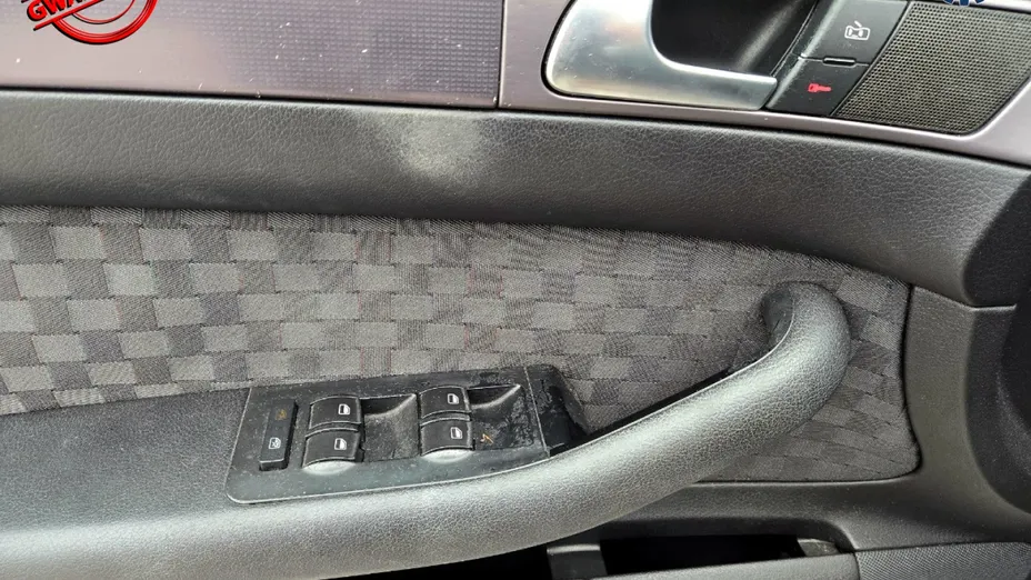 AUDI A6 -