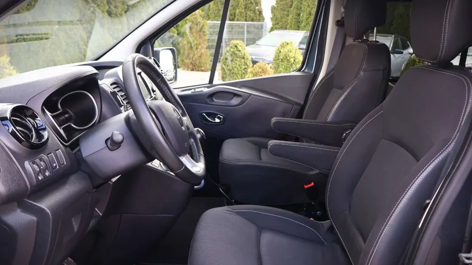 RENAULT Trafic -