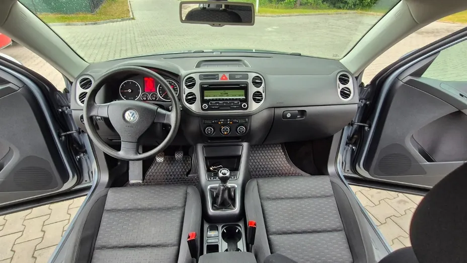 VOLKSWAGEN Tiguan -