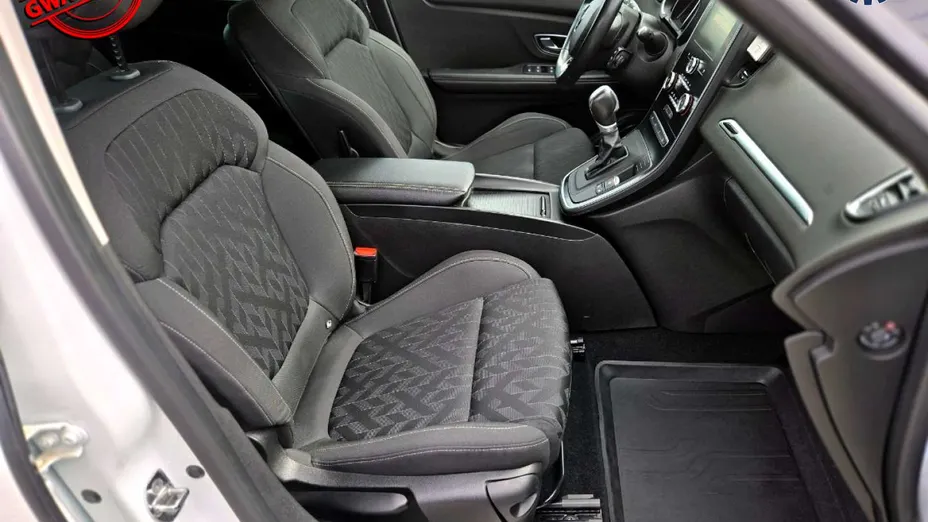 RENAULT Scenic -
