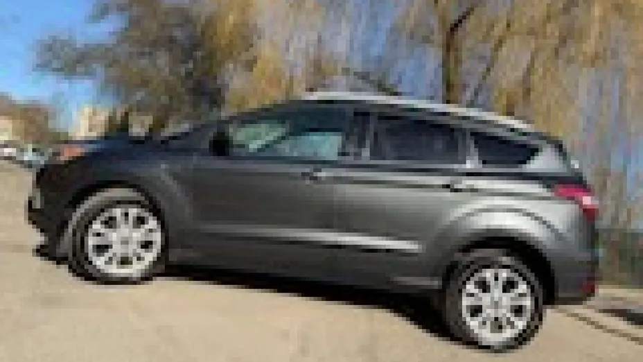 FORD Escape -