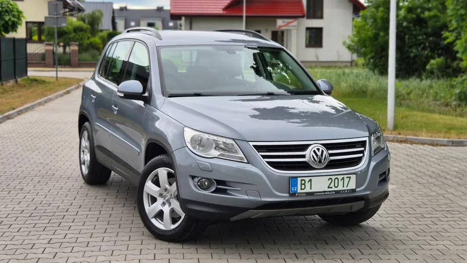 VOLKSWAGEN Tiguan -
