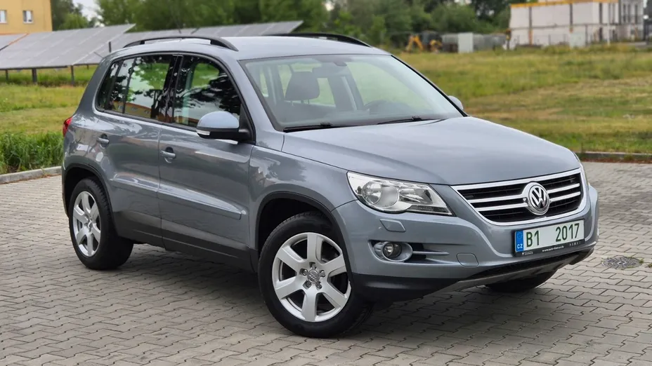 VOLKSWAGEN Tiguan -