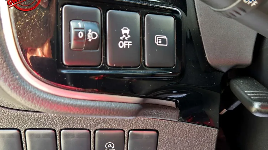 MITSUBISHI Outlander -