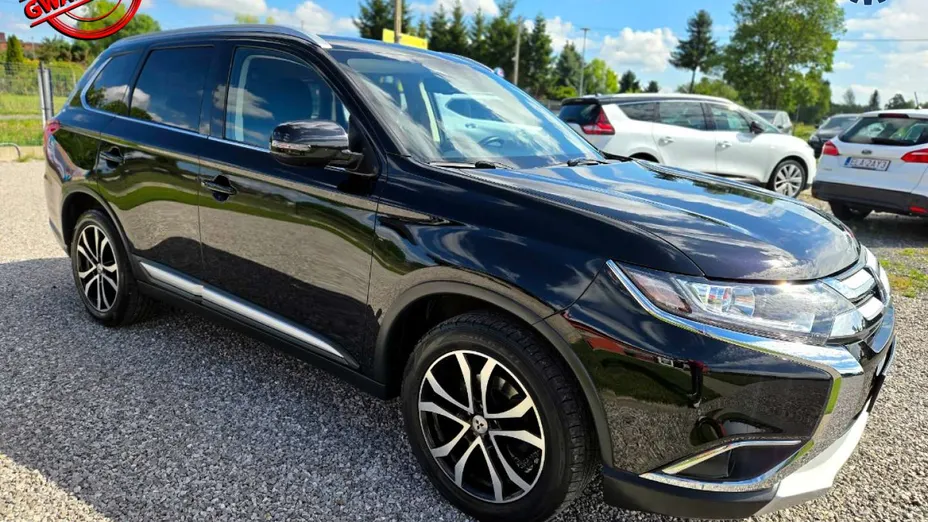 MITSUBISHI Outlander -