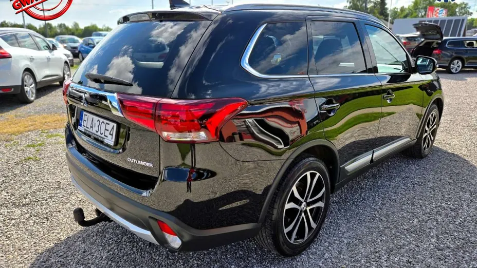 MITSUBISHI Outlander -