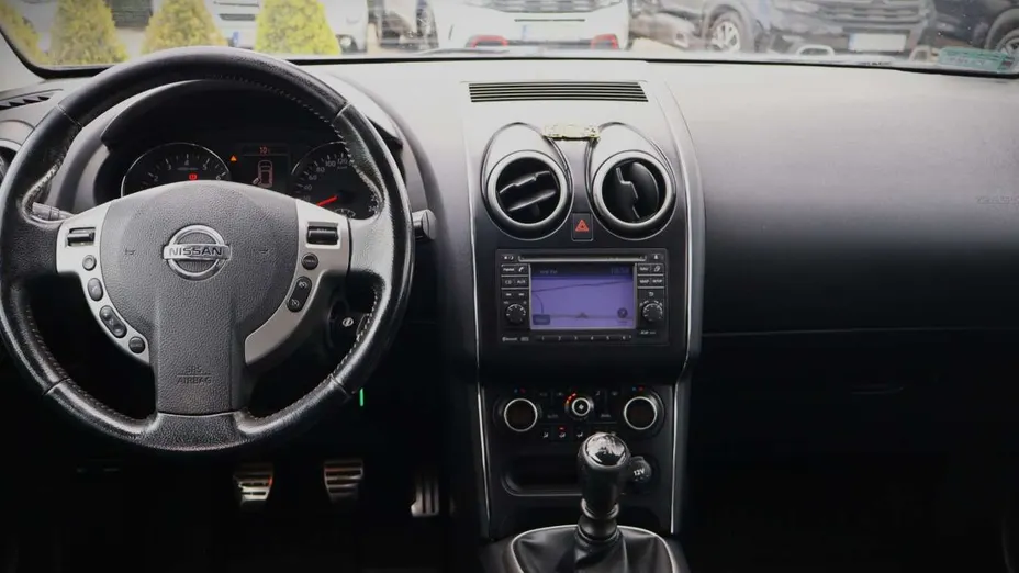 NISSAN Qashqai -