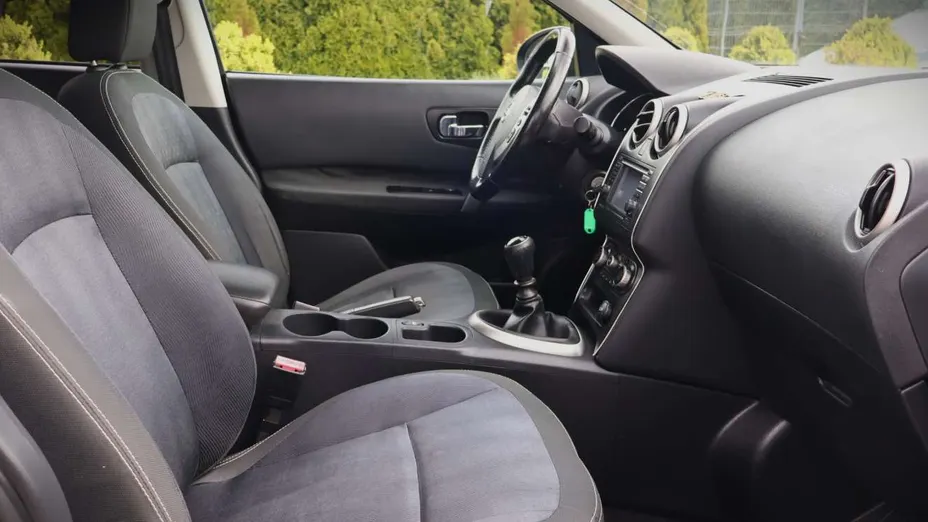 NISSAN Qashqai -