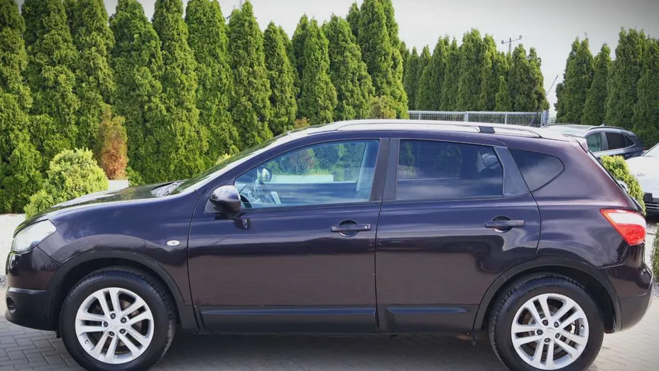 NISSAN Qashqai -