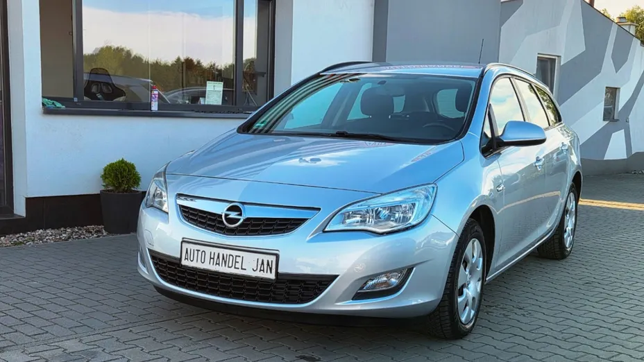 OPEL Astra -