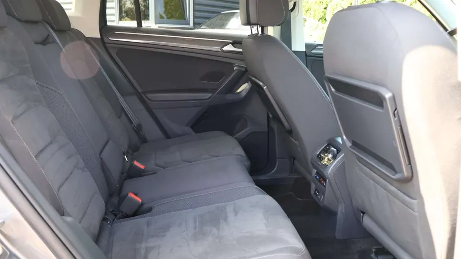 VOLKSWAGEN Tiguan -
