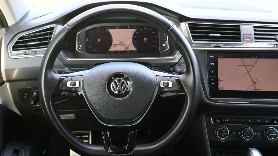 VOLKSWAGEN Tiguan -