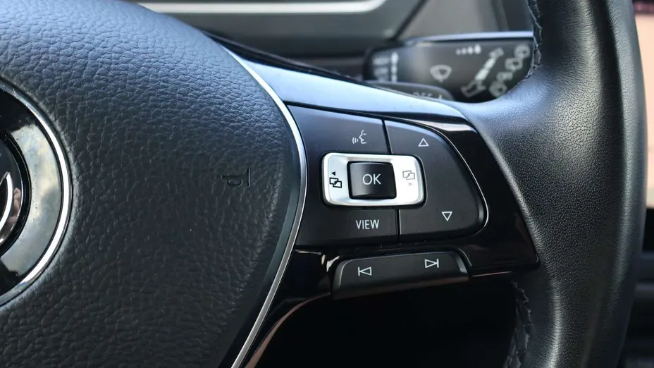 VOLKSWAGEN Tiguan -
