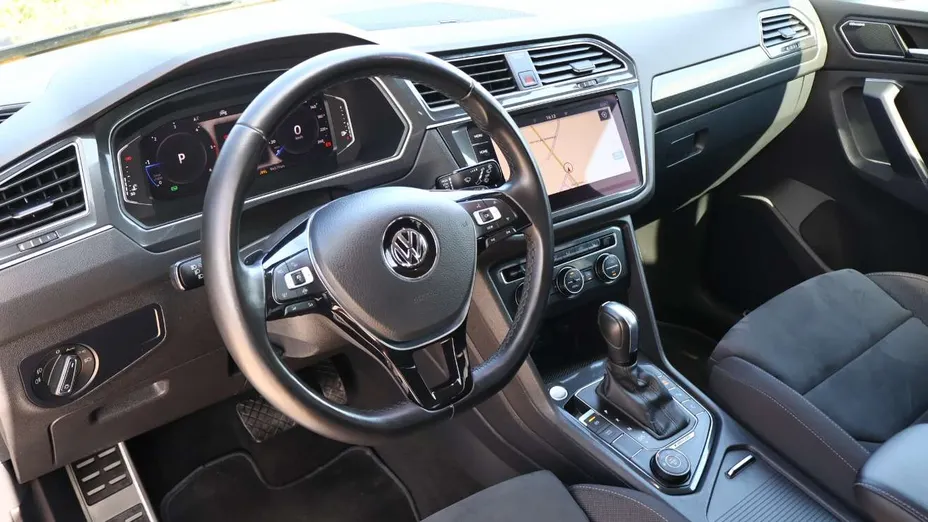 VOLKSWAGEN Tiguan -