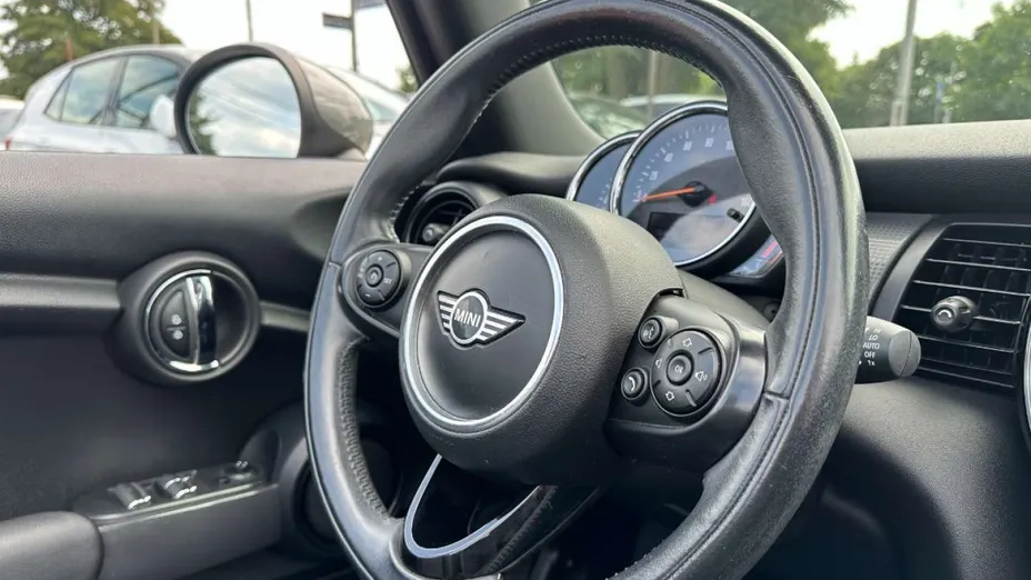 MINI Cooper -