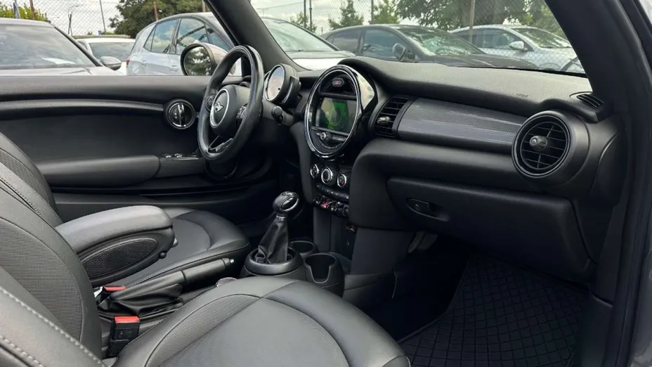 MINI Cooper -